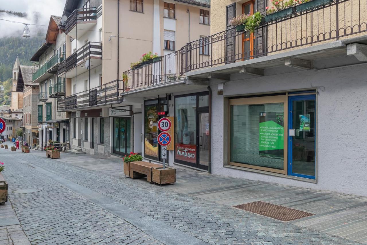 Ihost Flat - Valmalenco Centro Apartman Chiesa in Valmalenco Kültér fotó